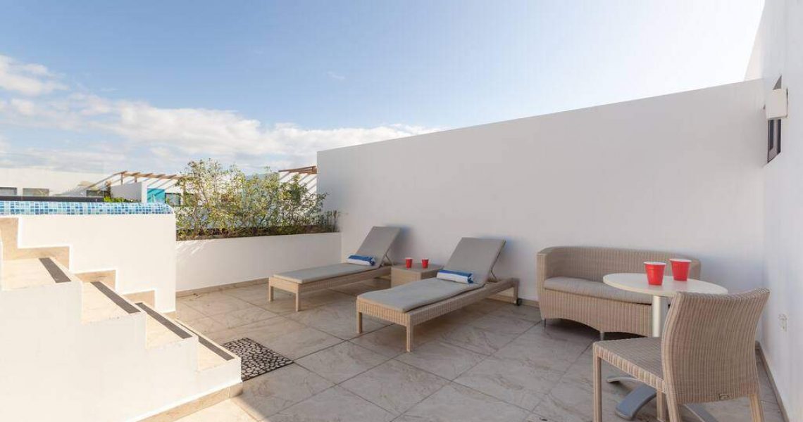 Playadelcarmen-penthouse-for-sale-private-rooftop-lounge